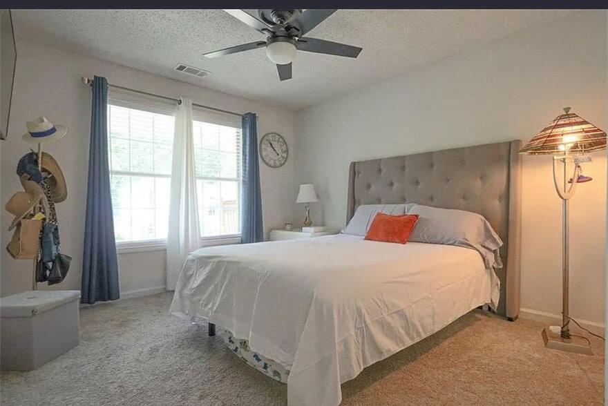 Building Photo - 354 Shoal Ct