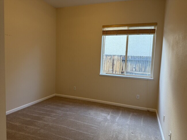 Building Photo - South Reno Home with 4 Bedrooms + 3 Car Garage!