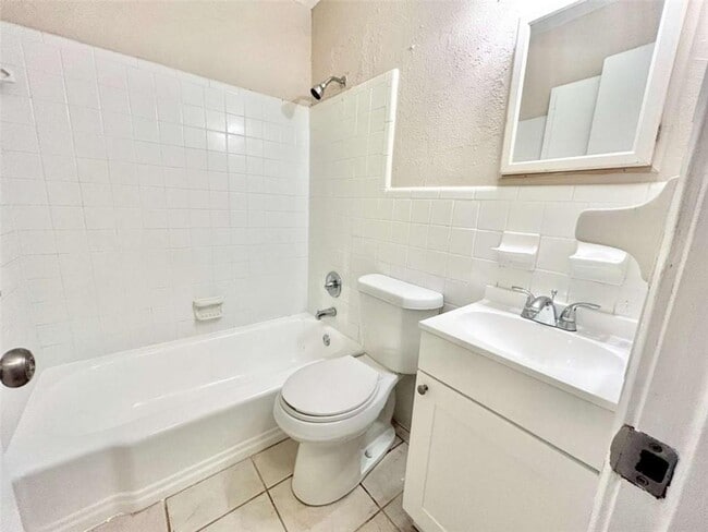 Building Photo - 6454 Raymond Dr