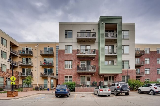 Building Photo - 2BDR Condo w/ AMAZING private patio & amenities!