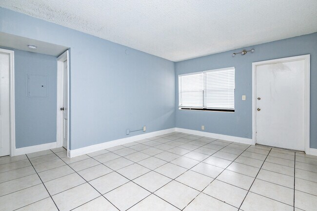 Building Photo - 4061 N Dixie Hwy