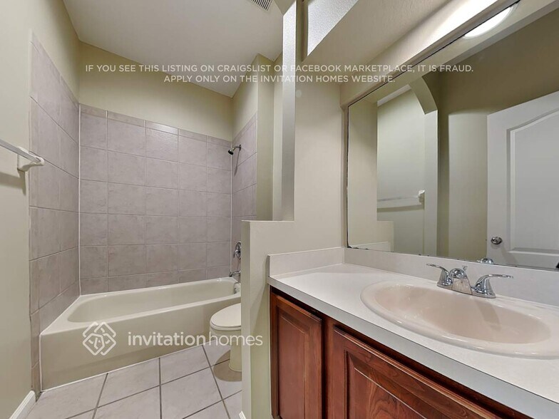 Building Photo - 384 Misty Oaks Run