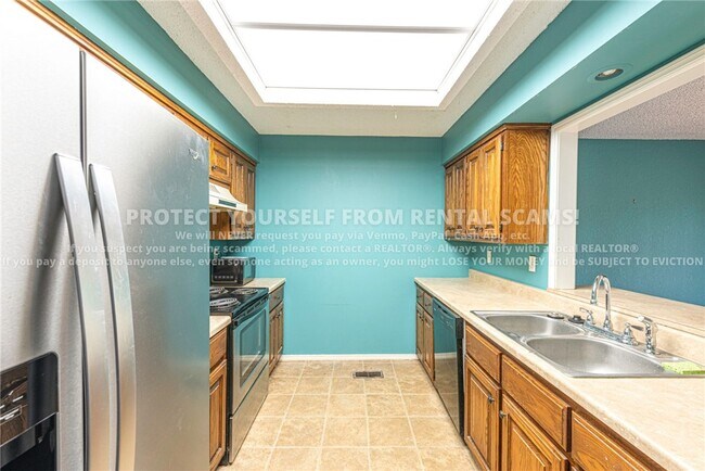 Building Photo - 27 Estes Dr