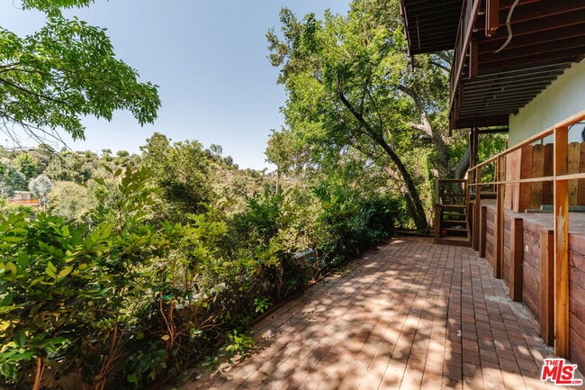 Building Photo - 2344 Sunset Heights Dr