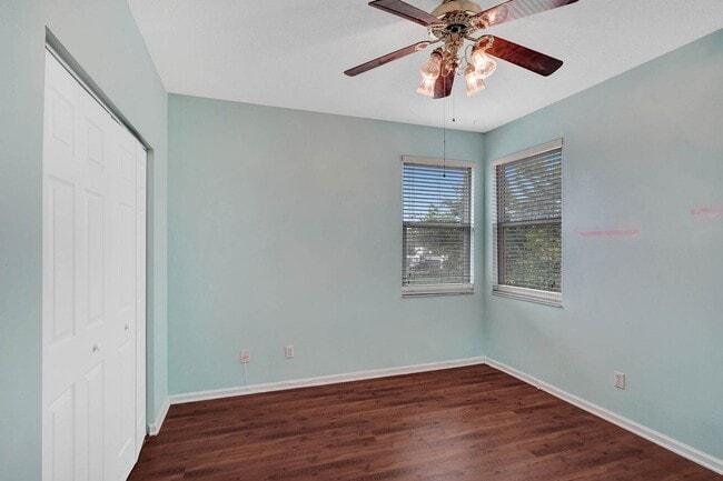 Building Photo - Amazing 4 Bedroom, 3 Bath home plus large 21'x11' loft located in Parkland Isles!