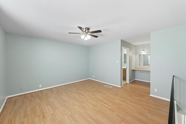 Building Photo - 2206 Mission Hill Dr