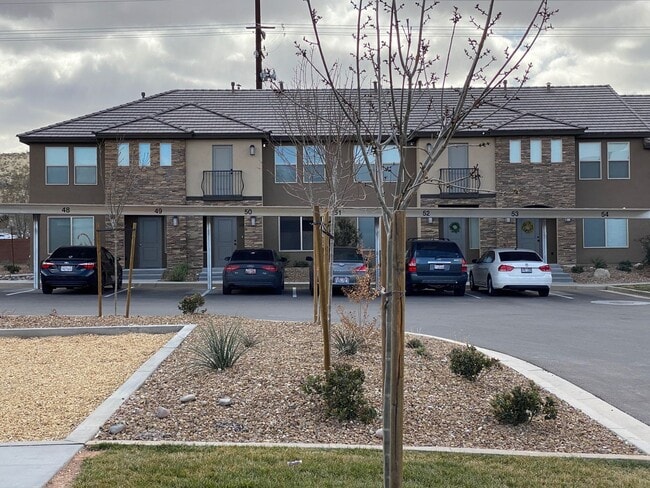 Primary Photo - 3 Bed / 2.5 bath Desert Hills Townhome wit...