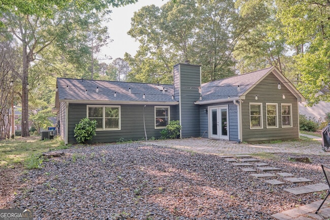 Building Photo - 135 Summer Brooke