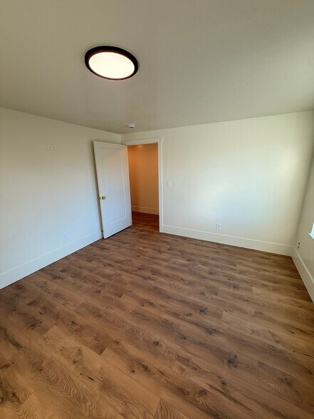 Building Photo - 14 N 300 E