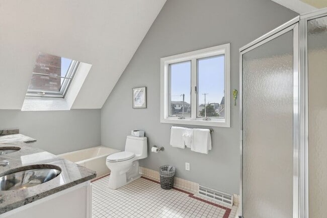 Building Photo - 572 Ocean Ave