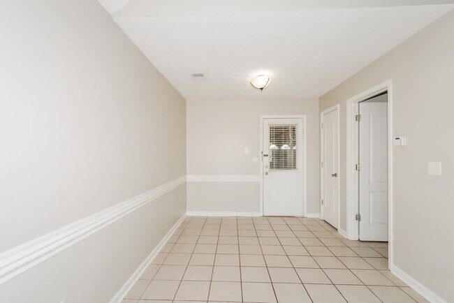 Building Photo - 13102 Braybourne Pl