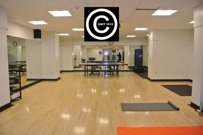 Building Photo - 77 Pond Ave