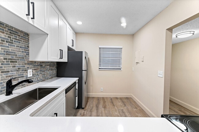 Building Photo - 2700 Casita Way