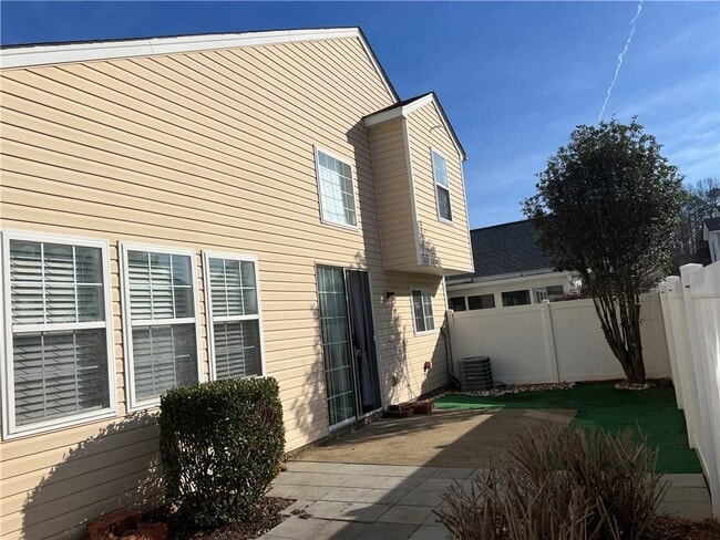 Building Photo - 275 Manley Ct