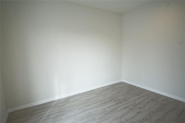 Building Photo - 4102 N Thatcher Ave