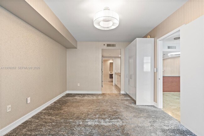 Building Photo - 1850 S Ocean Dr