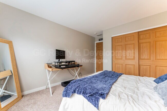 Building Photo - 1262 Brookdale Dr