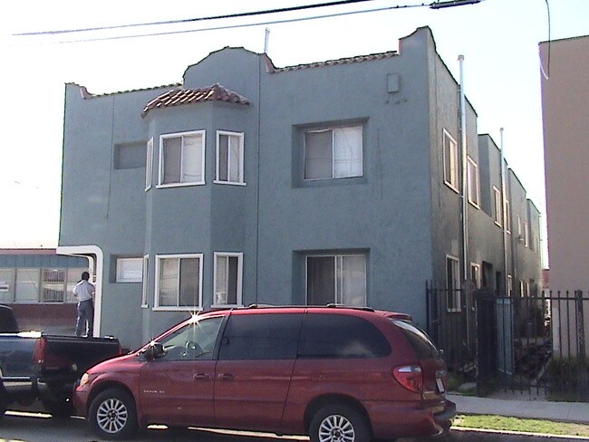 Building Photo - 725 Orange Ave