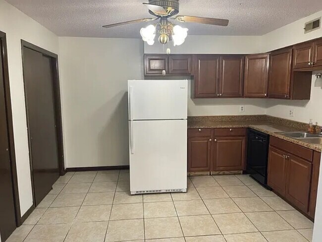 Building Photo - 255 S Durkin Dr