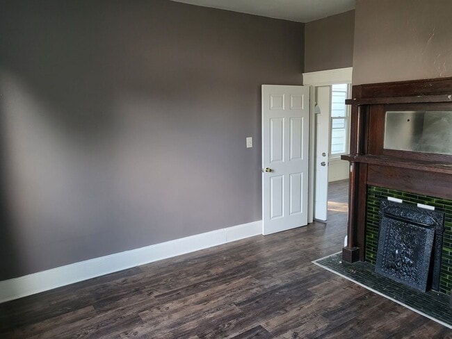 Building Photo - 2 Bed/1 Bath