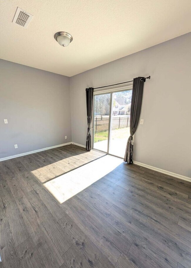 Building Photo - Spacious 5 Bedroom, 3 Bathroom Home with Flex Room, Loft & Pond View