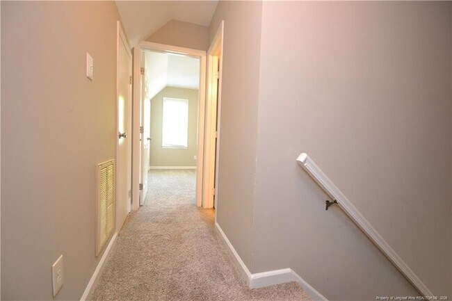 Building Photo - 804 Curtiss Dr