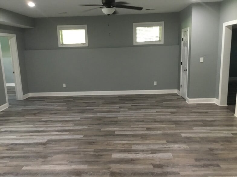 Building Photo - 3880 Tommy Dr