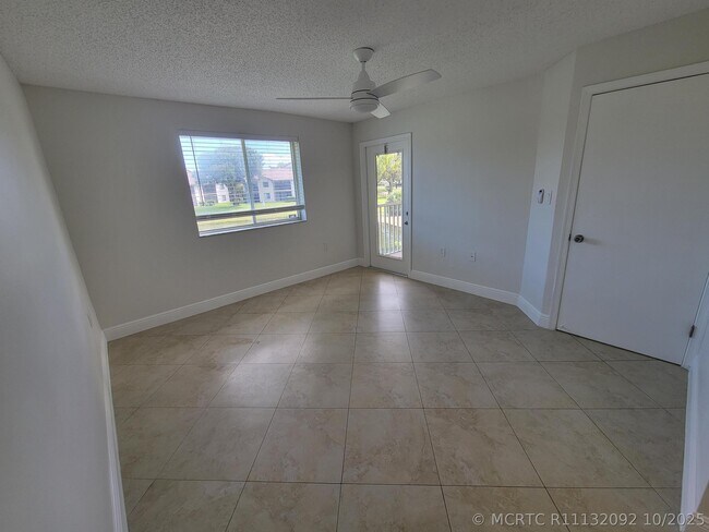 Building Photo - 4208 Glenmoor Dr
