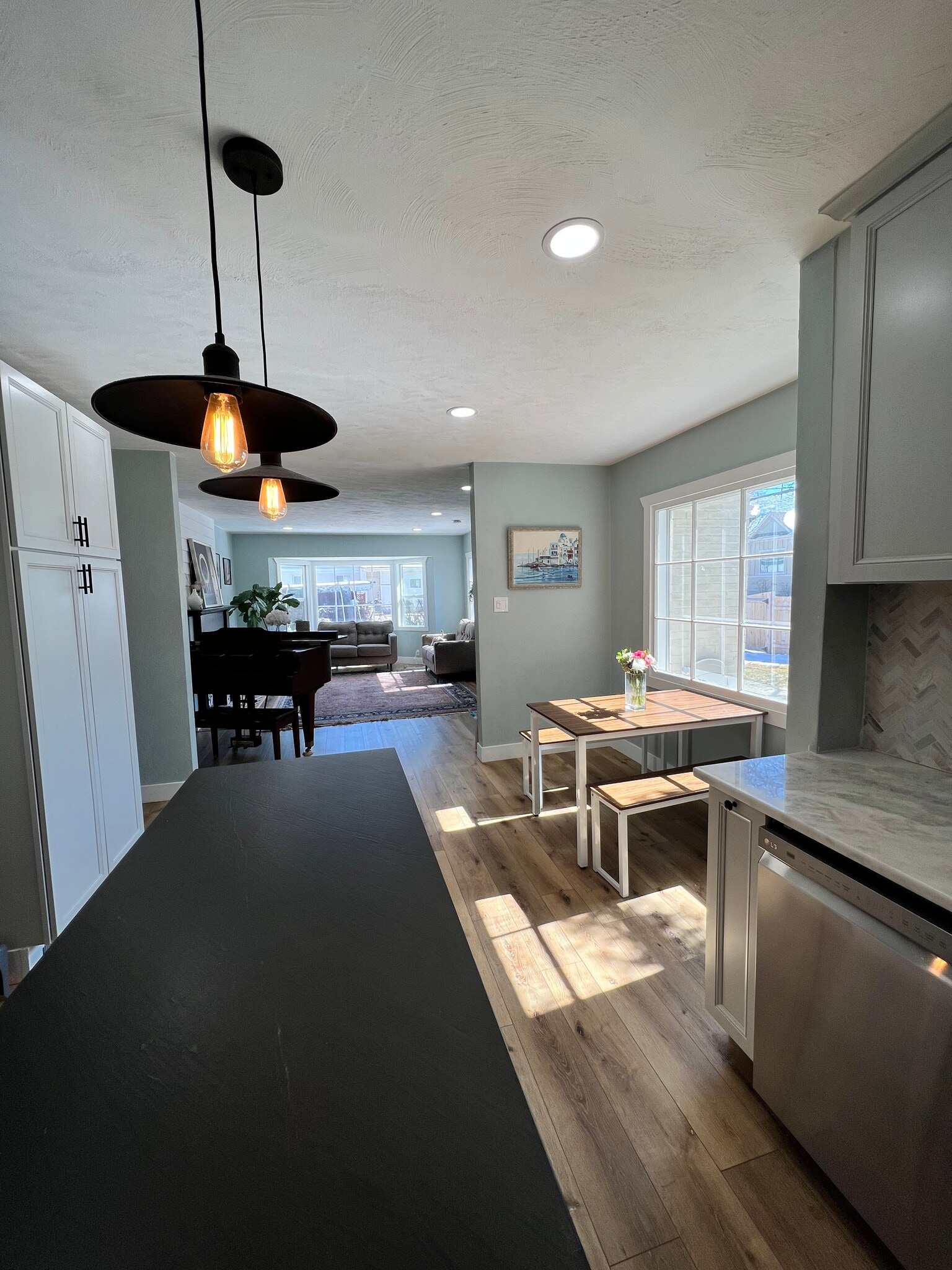 Building Photo - 1647 E Woodland Ave