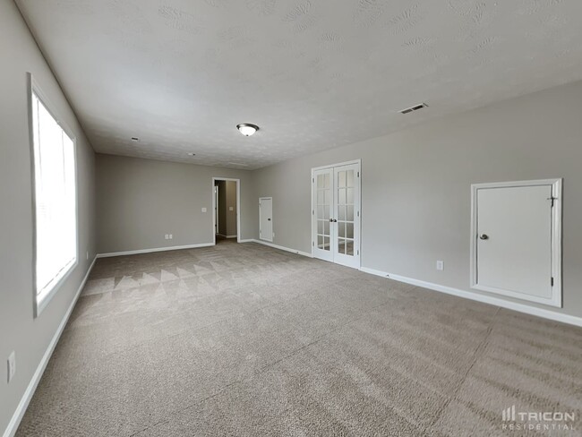 Building Photo - 459 Lenoir Dr