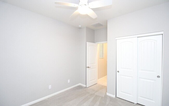 Building Photo - Stunning 3-bedroom, 3-bathroom home located in the heart of Peoria, AZ.