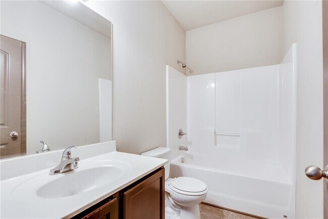 Building Photo - 4135 Whitfield Oak Way NE
