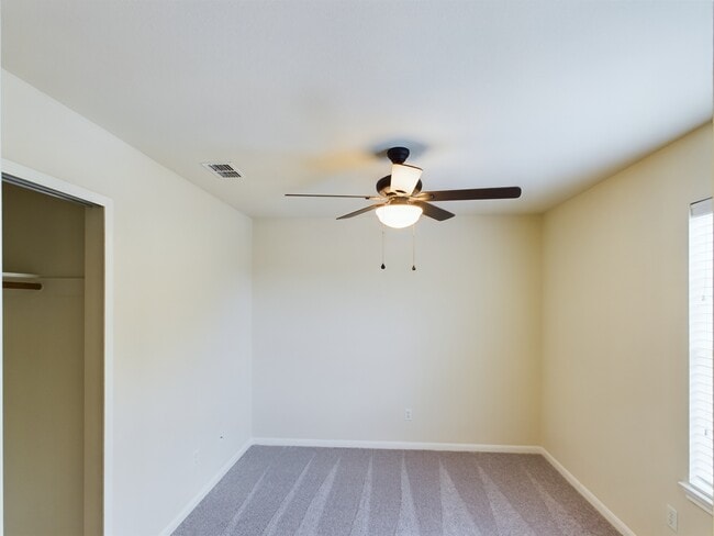 Building Photo - 15123 Meredith Ln