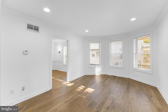 Building Photo - 720 Cinnaminson Ave