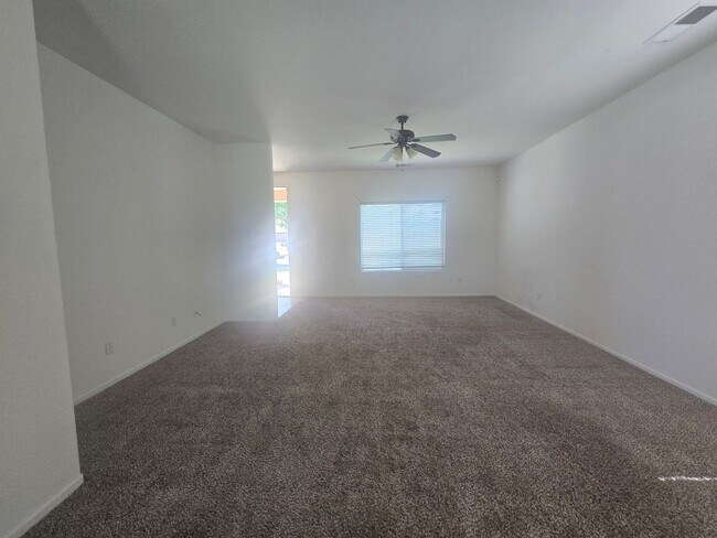 Building Photo - 3 BR 2 BA Available Now