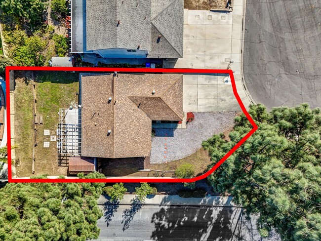 Building Photo - 1052 W Quince St