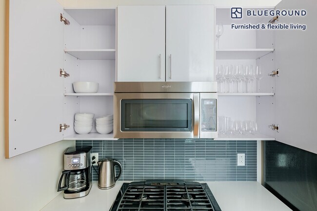 Building Photo - 320 D St