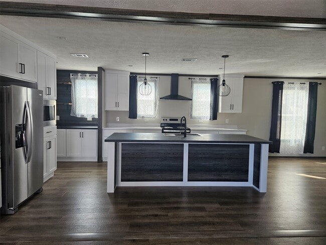 Building Photo - 16854 W Forrestal