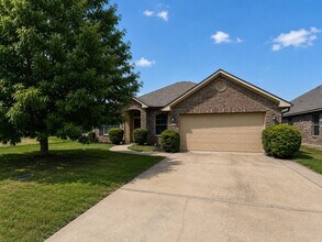 Building Photo - Legacy Neighborhood!