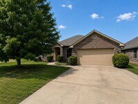Building Photo - Legacy Neighborhood!