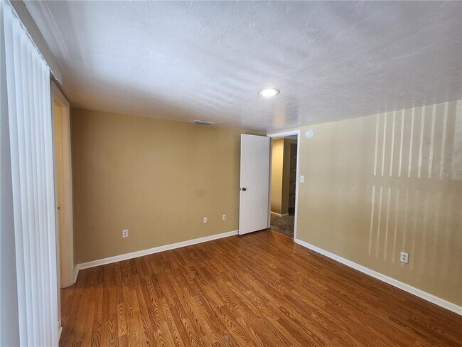 Building Photo - 702 SW 70th Terrace