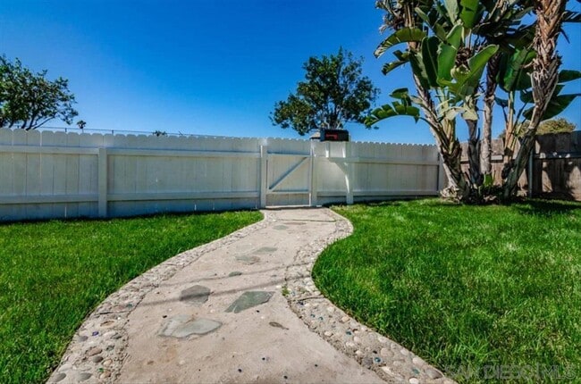 Building Photo - Remodeled 3 bedroom 2 bath.  Fenced yard. Outdoor shower, deck ,attached garage. Near beaches.