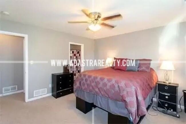 Building Photo - Spacious Maintenance Free Townhome in Gard...