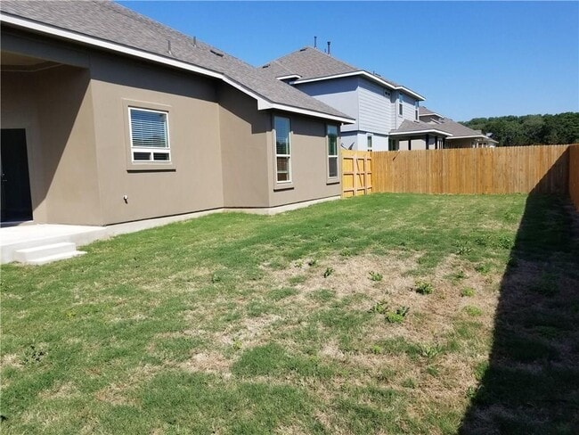 Building Photo - 1024 Peregrine Way