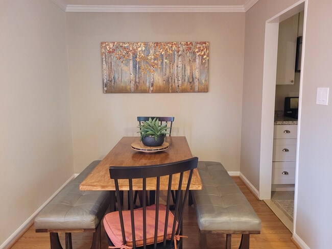 Building Photo - 2028 Pimmit Dr