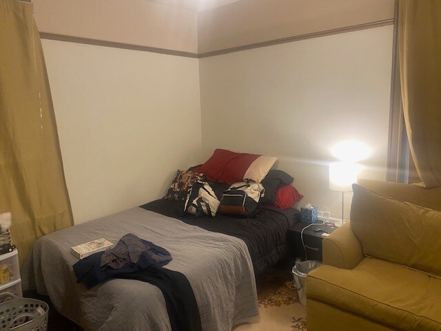 Building Photo - 554 N Long Ave