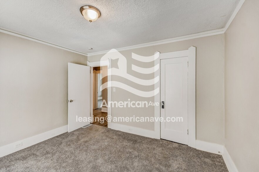 Building Photo - 7013 4th Ave S