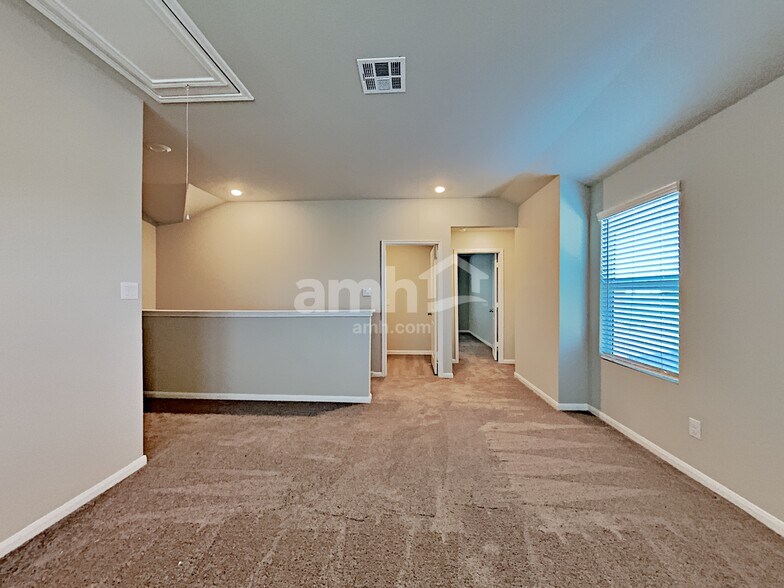 Building Photo - 2712 Iberia Ct