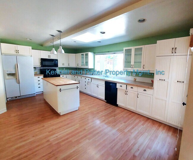 Building Photo - Delightful 3bed/2.5bath home in Rio Del Mar