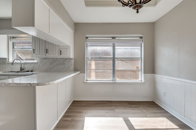 Building Photo - Gorgeous Hidden Treasure in Garland